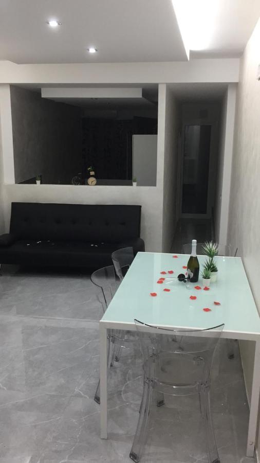 Le Rocce Nere Aparthotel Giardini Naxos Exterior foto